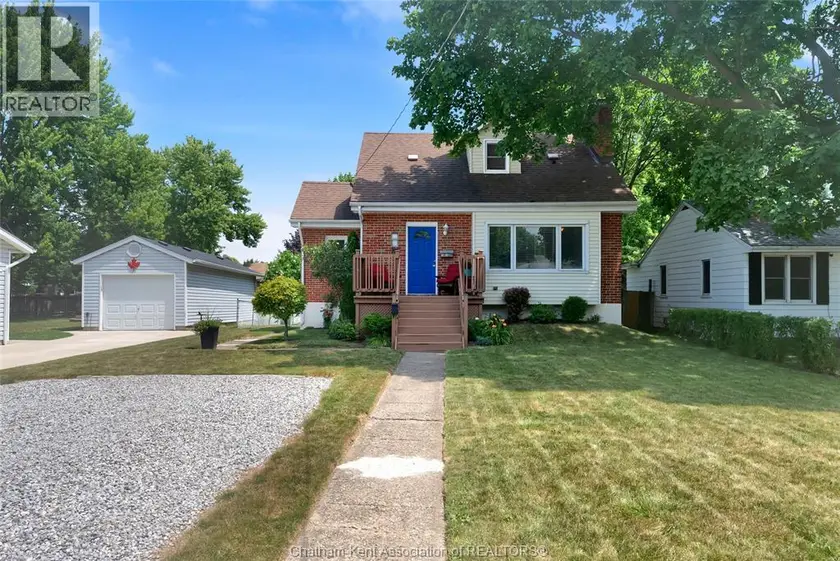 Detached at 94 Dundas STREET, Wallaceburg
