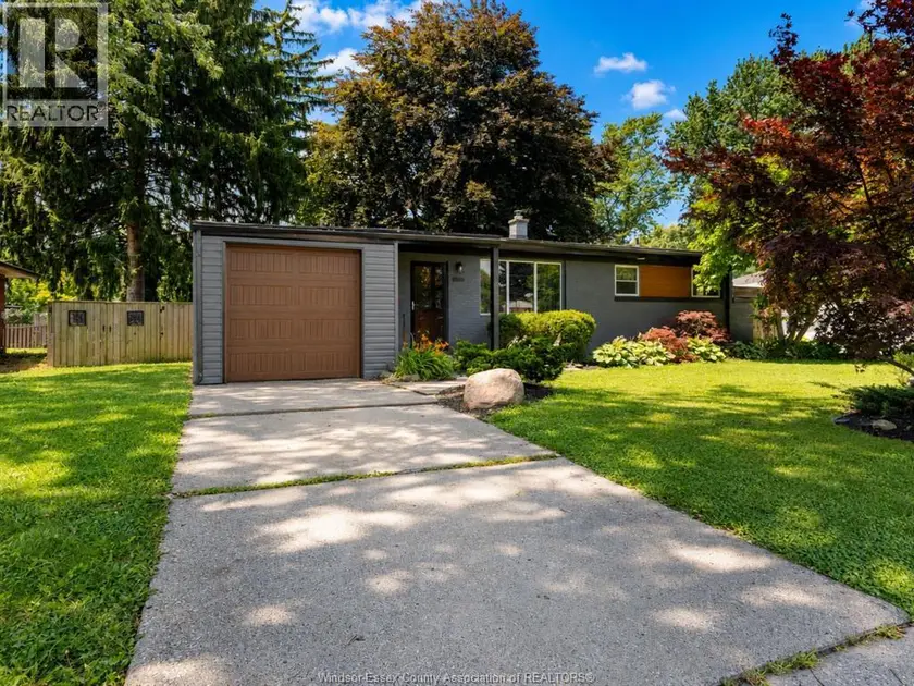 Detached at 2763 EVERTS AVENUE, Windsor