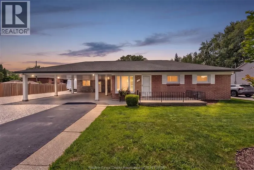 Detached at 350 MAPLE AVENUE, LaSalle