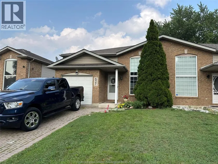 Semi-Detached/Link at 447 MERRILL AVENUE, LaSalle