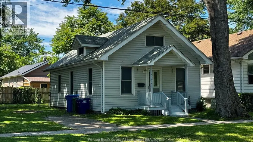 Detached at 377 CHAPPELL, Windsor