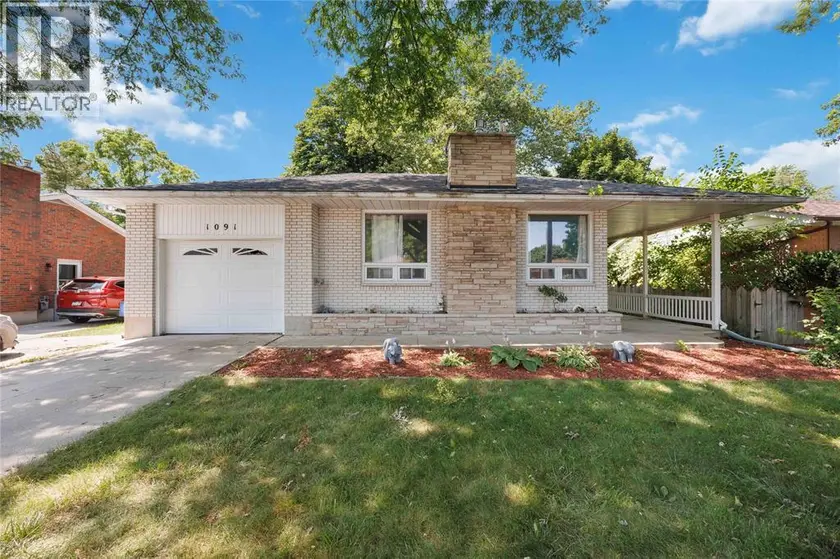Detached at 1091 INDIAN ROAD North, Sarnia