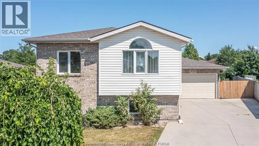 Detached at 1752 VICKY CIRCLE, Windsor