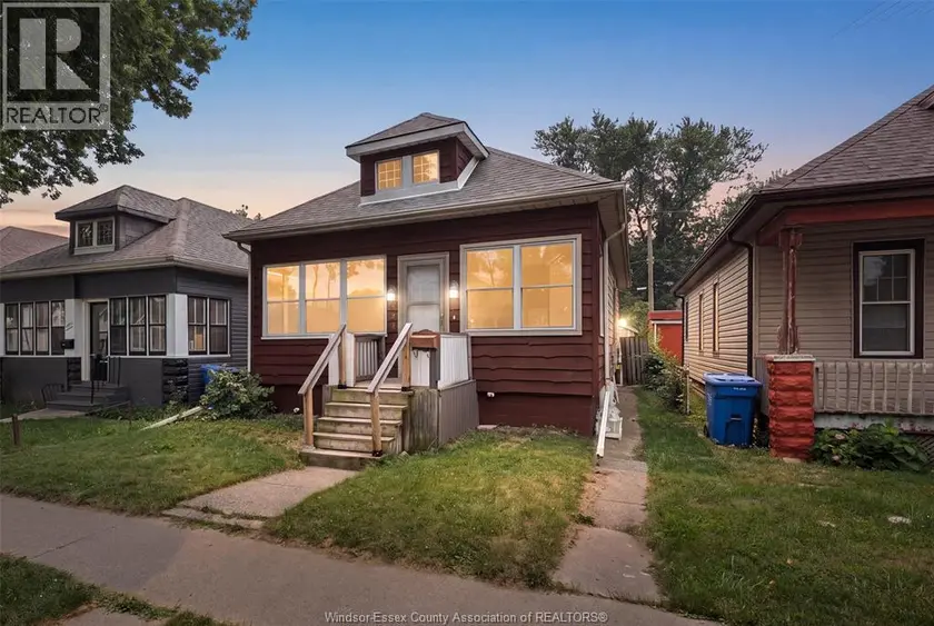 Detached at 497 MCKAY AVENUE, Windsor