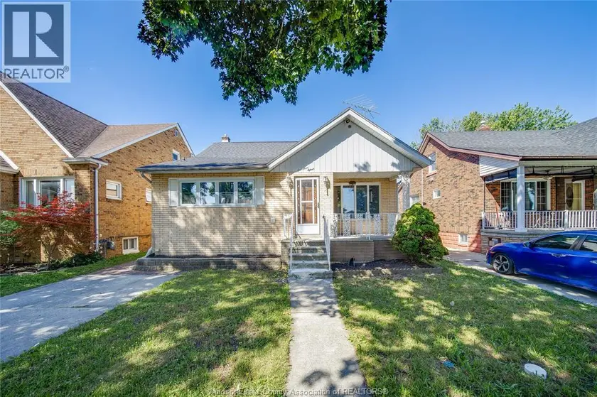 Detached at 1715 ALEXIS Unit# LOWER, Windsor