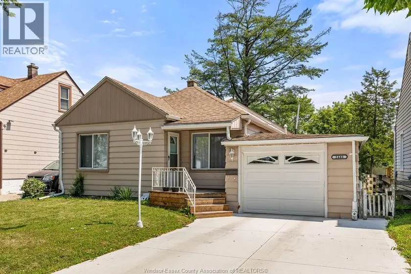 Detached at 2446 Alexis, Windsor
