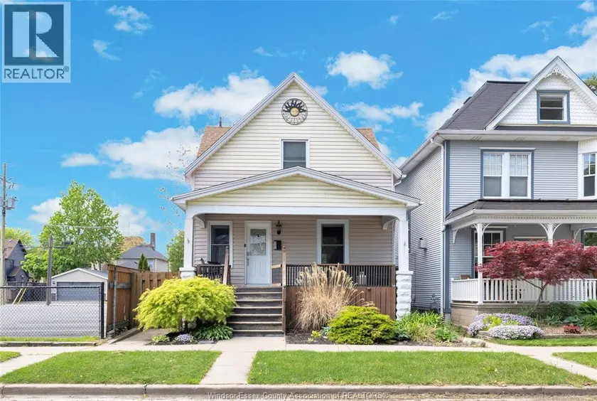 Detached at 521 WINDERMERE, Windsor