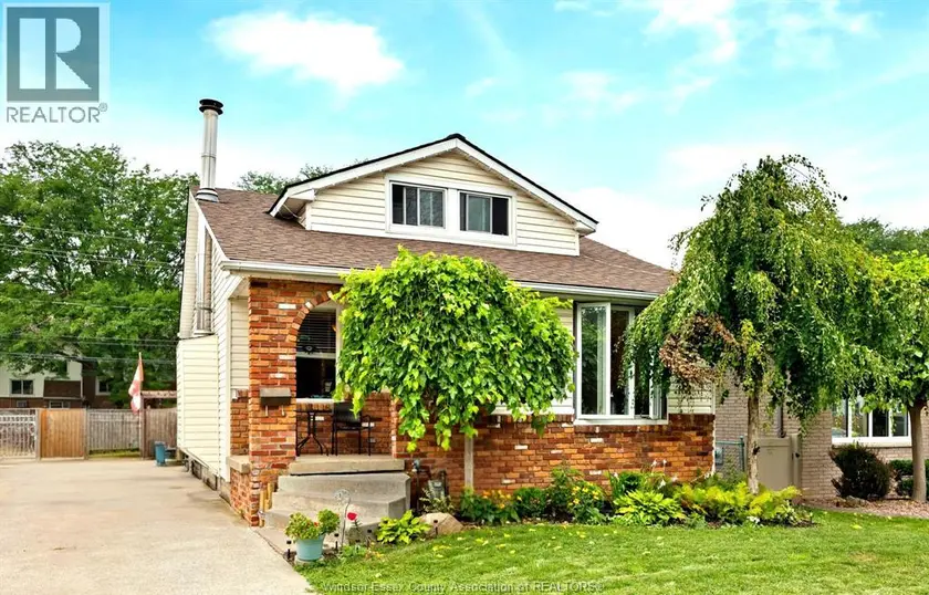Detached at 1657 WESTMINSTER BOULEVARD, Windsor
