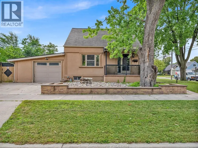 Detached at 4891 SEMINOLE, Windsor
