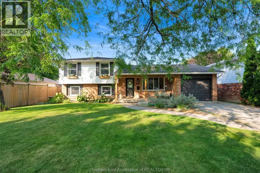 Detached at 7 ORDON BOULEVARD, Chatham
