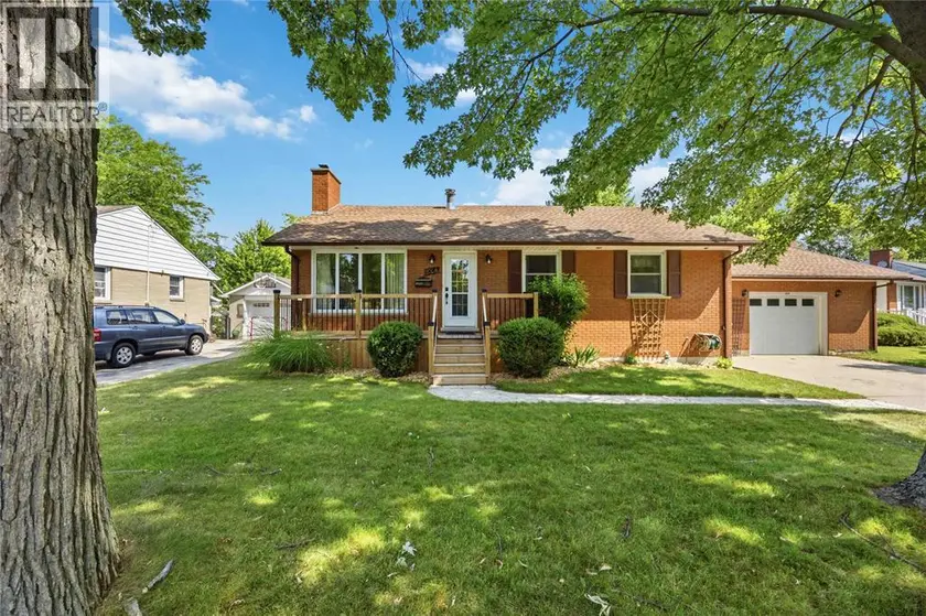 Detached at 824 CHARLESWORTH DRIVE, Sarnia