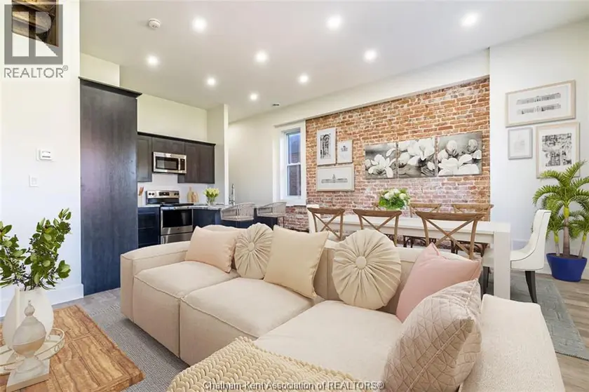 Apartment at 69 KING STREET West Unit# 203, Chatham