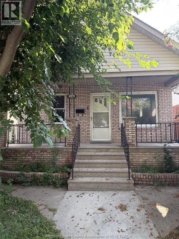 Detached at 1536 MARENTETTE AVENUE
