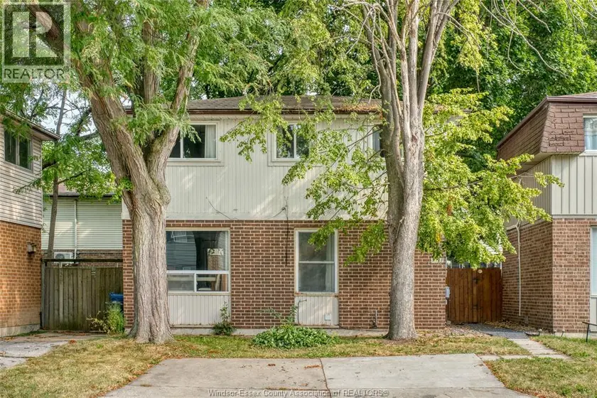 Detached at 9370 AIRE COURT, Windsor