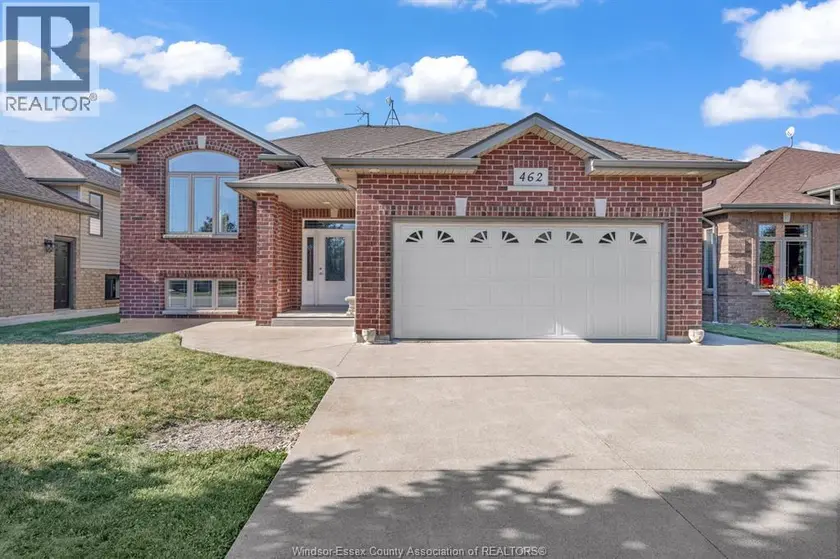 Detached at 462 WELSH, Amherstburg