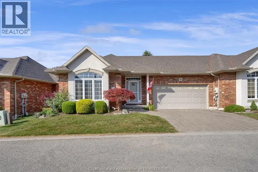 Townhouse at 10 Oakgrove LANE, Chatham