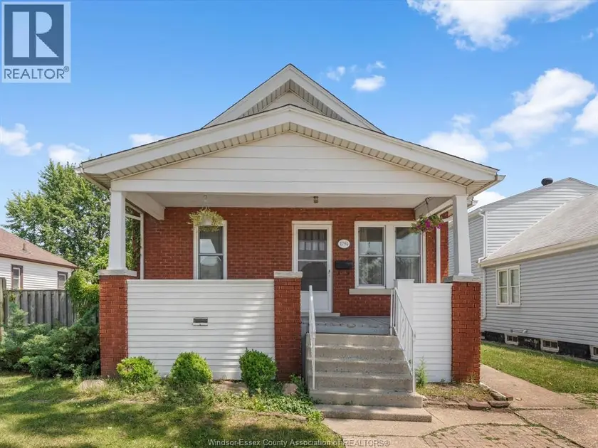 Detached at 1794 HALL AVENUE, Windsor