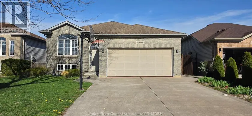 Detached at 4628 FONTANA, Windsor