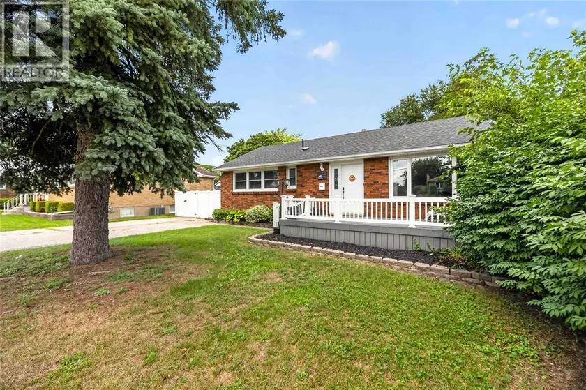 Detached at 1108 ERROL ROAD East, Sarnia