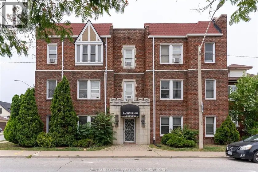 Apartment at 710 Giles BOULEVARD East Unit# 302, Windsor