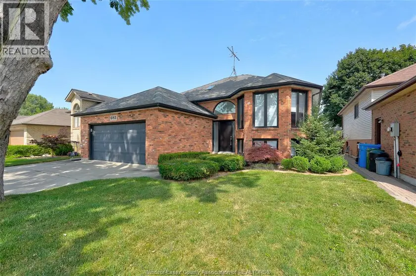 Detached at 682 MICHAEL DRIVE, Tecumseh