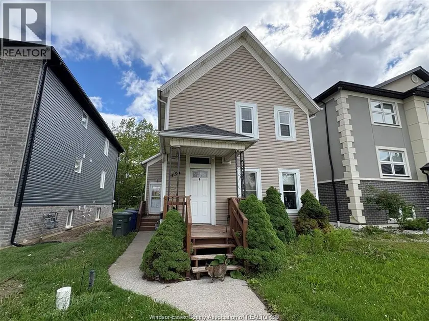 Detached at 454 CRAWFORD, Windsor