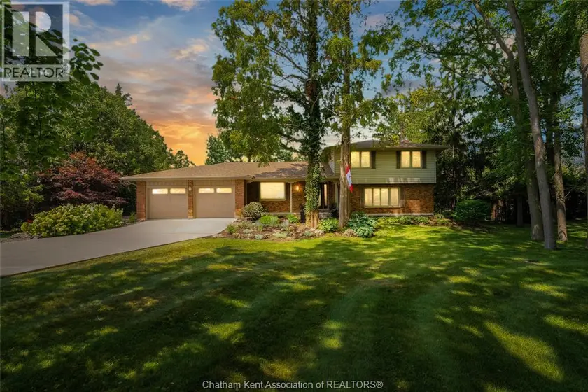 Detached at 9133 Woodland CRESCENT, Chatham