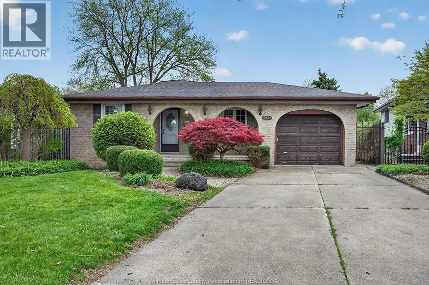 Detached at 10626 Keating CRESCENT, Windsor