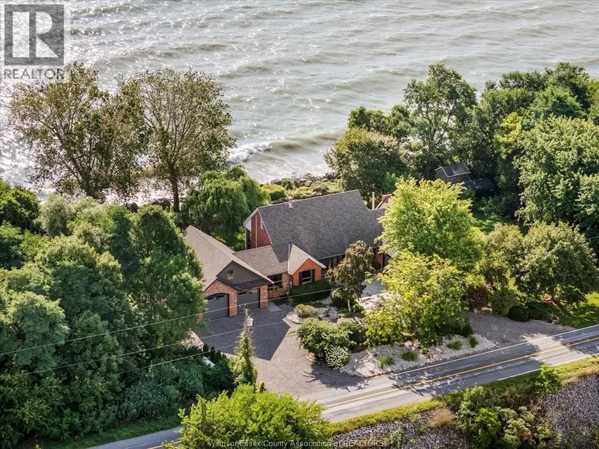 Detached at 266 EAST BEACH ROAD, Leamington