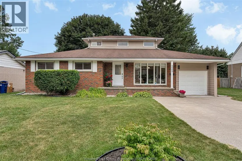 Detached at 4069 ROSELAND DRIVE West, Windsor