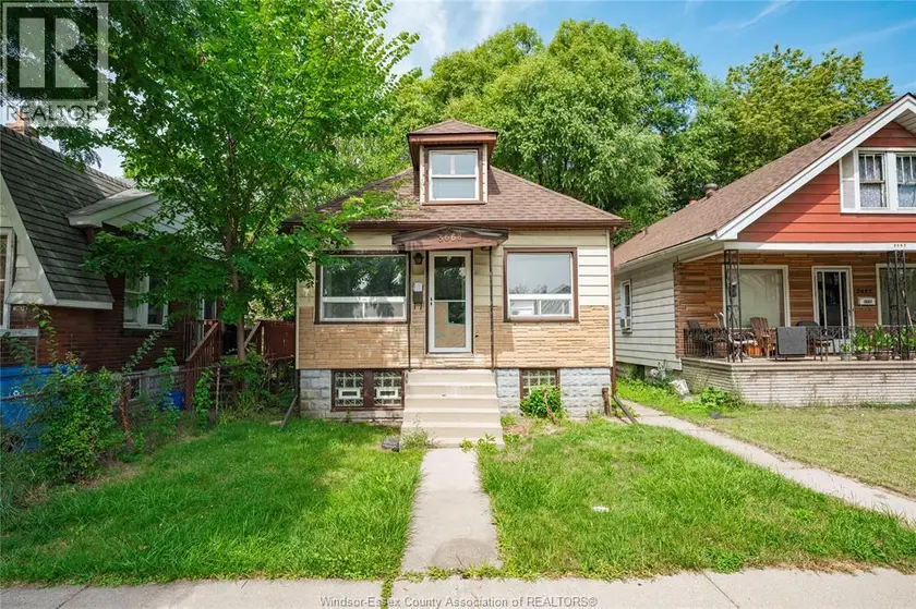 Detached at 3668 KING STREET, Windsor