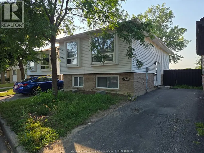 Detached at 9978 FOREST GLADE COURT Unit# 5, Windsor