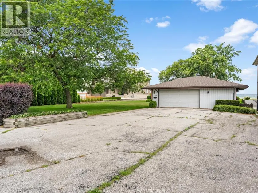 Detached at 11506 RIVERSIDE, Windsor
