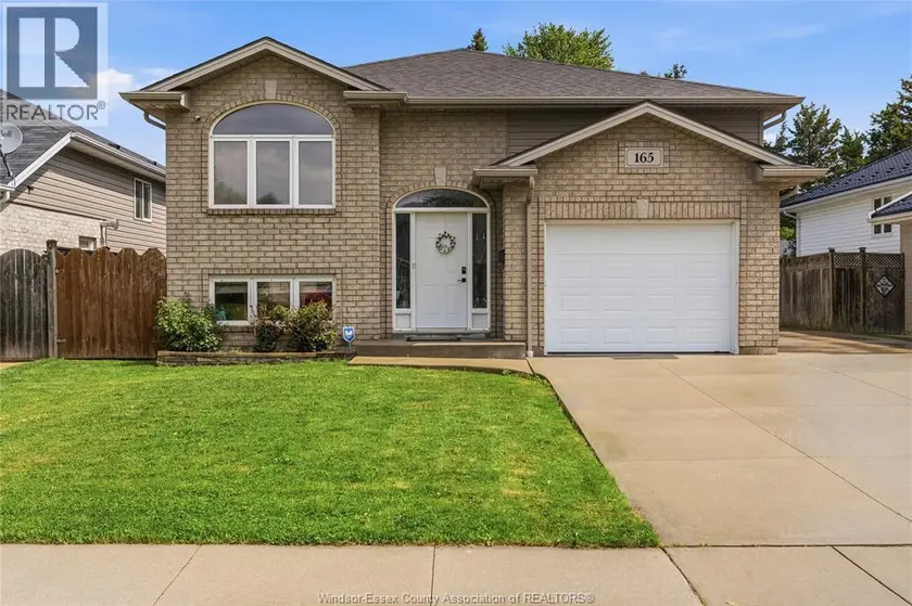 Detached at 165 THOMAS AVENUE, Wallaceburg