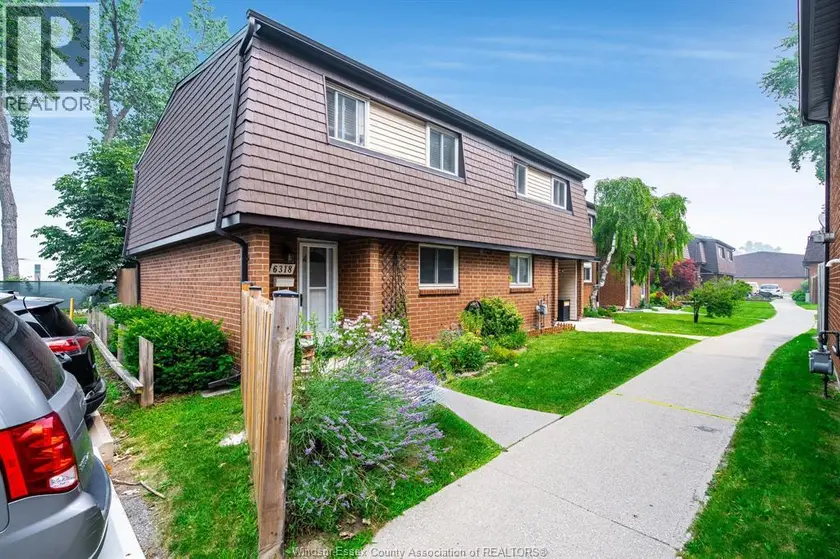Townhouse at 6318 Thornberry CRESCENT, Windsor