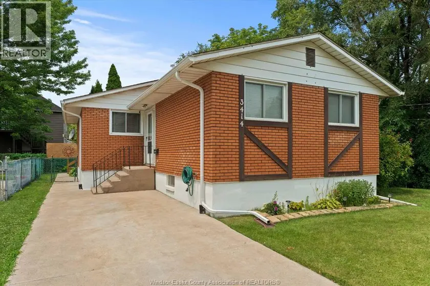 Detached at 3414 HARRIS STREET, Windsor