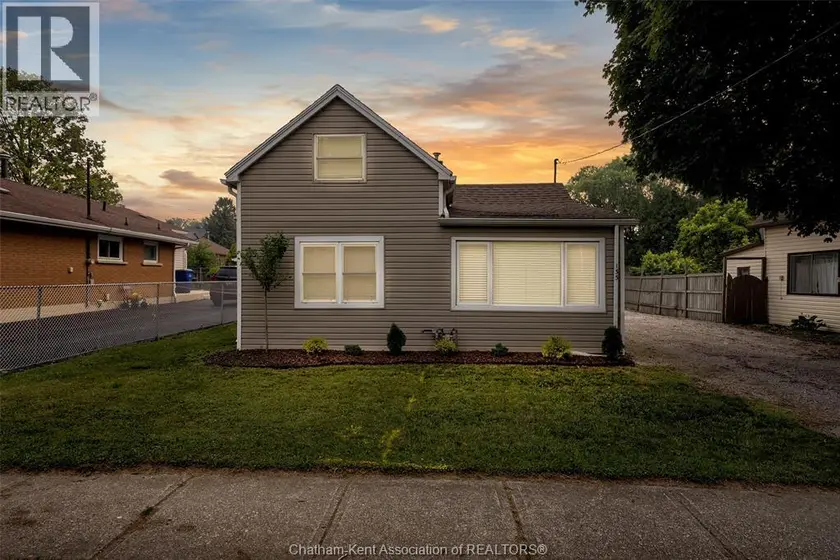 Detached at 133 Woods STREET, Chatham