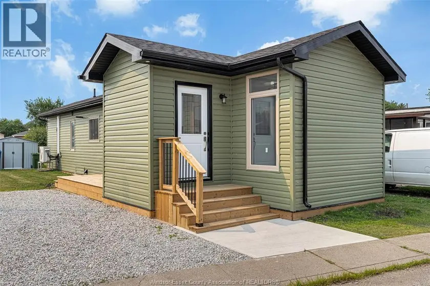 Detached at 77 JULIE LANE, Lakeshore