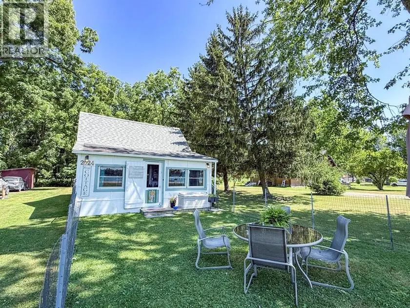 Detached at 2024 RIVER ROAD, Wallaceburg