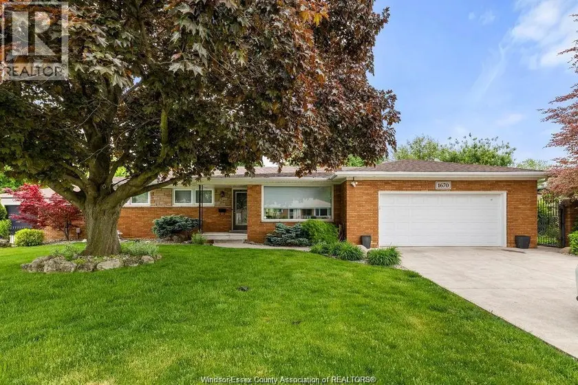 Detached at 1670 CAMPBELL AVENUE, Windsor