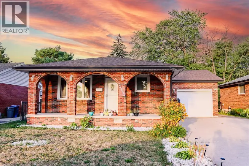 Detached at 2732 ARMSTRONG AVENUE, Windsor