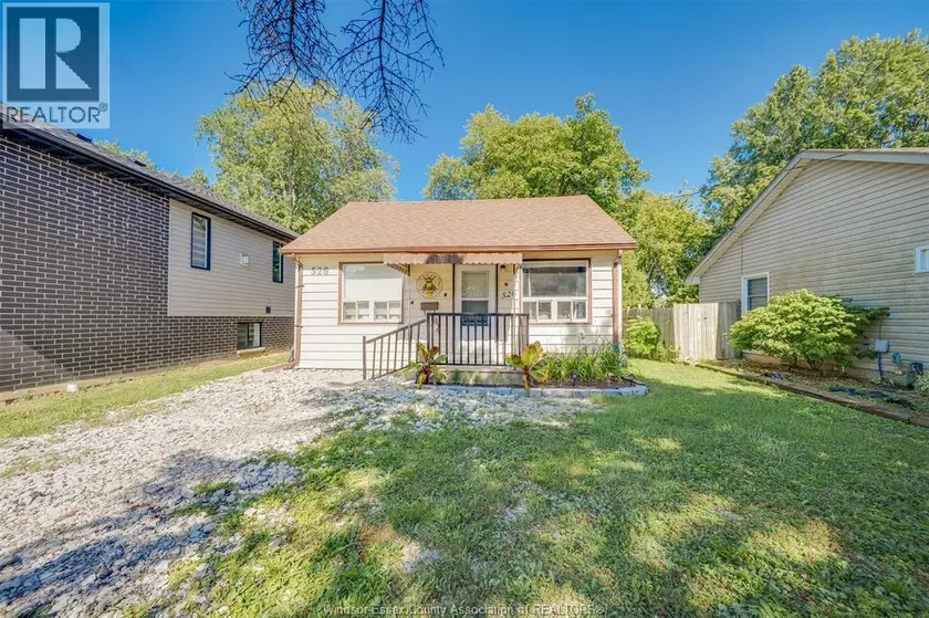 Detached at 526 LESPERANCE, Tecumseh