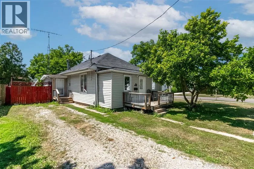 Detached at 252 Wellington STREET East, Chatham