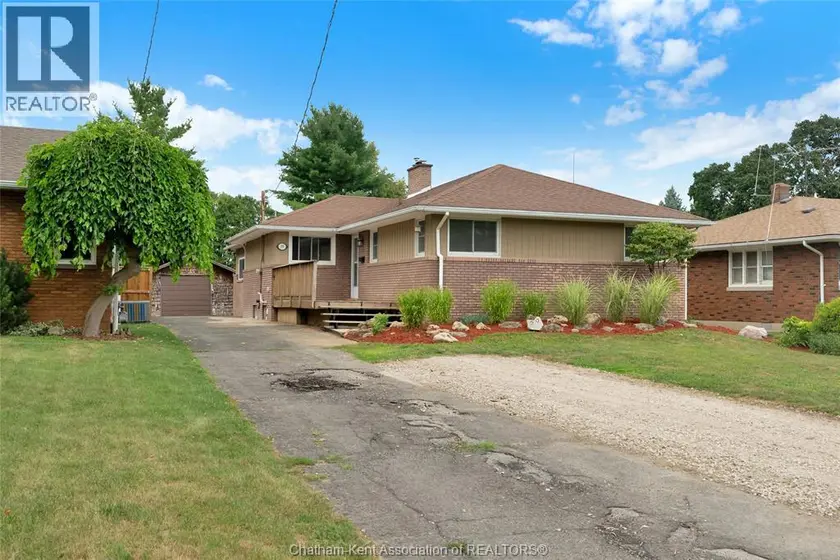 Detached at 59 Wiltshire DRIVE, Chatham