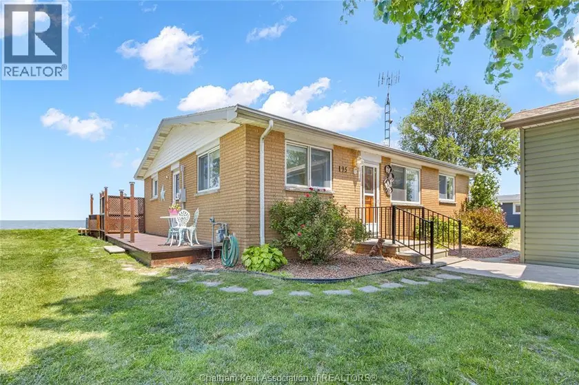 Detached at 95 ISLAND CRESCENT, Lighthouse Cove