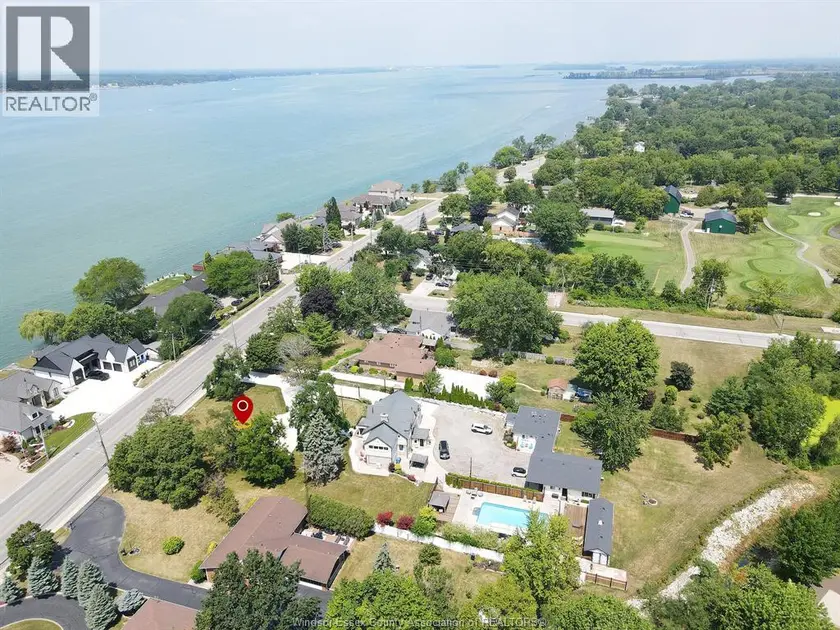 Detached at 777 FRONT ROAD North, Amherstburg