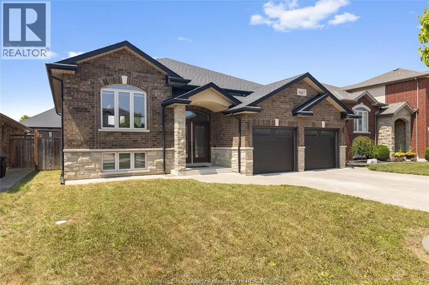 Detached at 1467 INVERNESS, Windsor