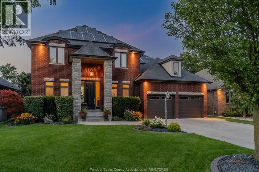 Detached at 425 Superior STREET, LaSalle