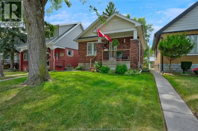 Detached at 987 CURRY, Windsor