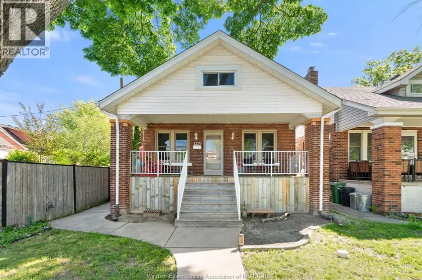 Detached at 1220 BRUCE AVENUE, Windsor